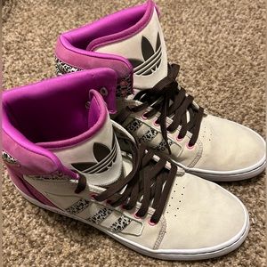 Adidas High Top Men’s 10.5 Tan, Purple, Pink, and Leopard Print Shoes.